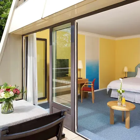 Parc Plaza Hotel 3*