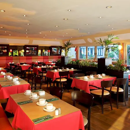 Parc Plaza Hotel 3*