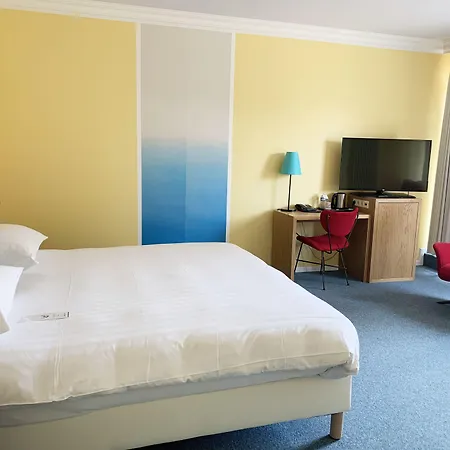 Parc Plaza Hotel 3*